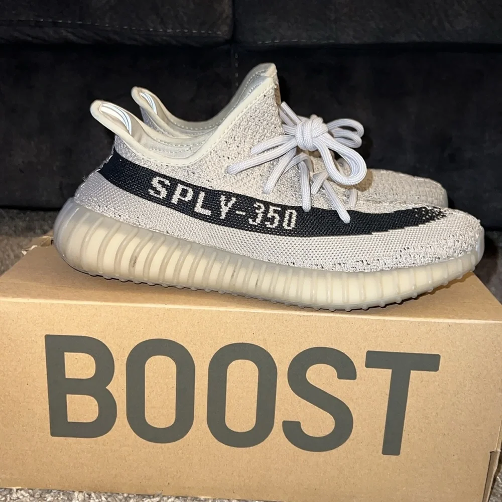 Yeezy - Picture 4 of 4